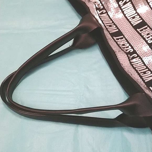 BNWOT Victoria's Secret Black With Sequins Tote & Wristlet Set - Picture 11 of 17